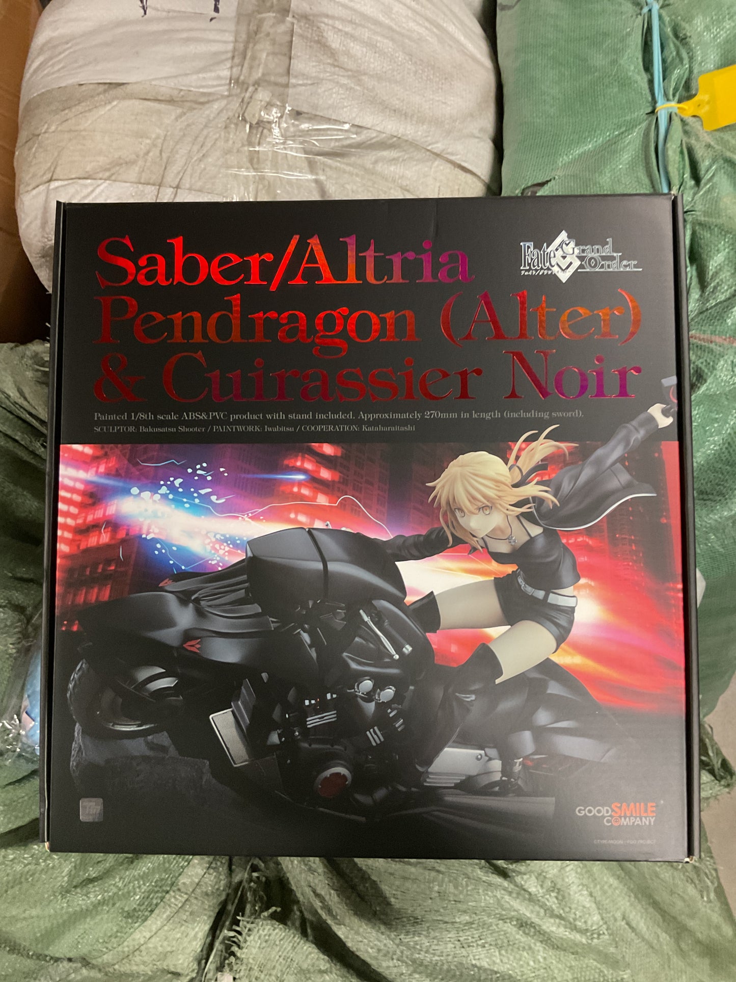 Saber/Altria Pendragon (Alter) & Cuirassier Noir